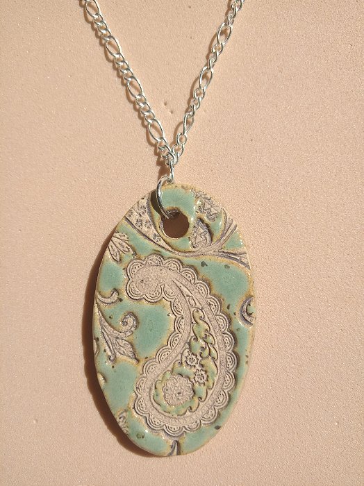 Colar em Prata 925 e pingente em cerâmica