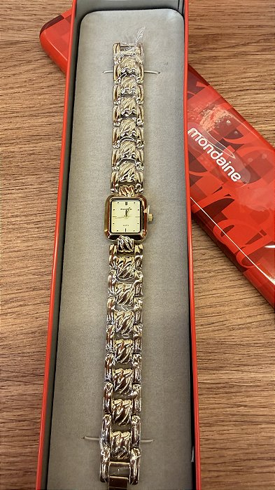 Relogio feminino Mondaine Dourado - 32980LPMVDM1