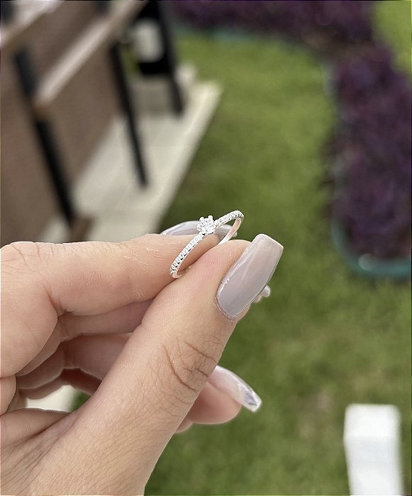 Anel de Prata Solitário Cravejado