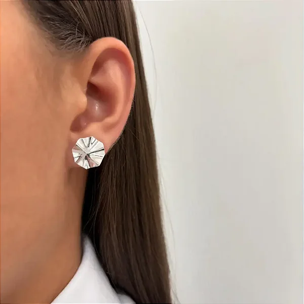 Brinco de Prata Martelado Redondo