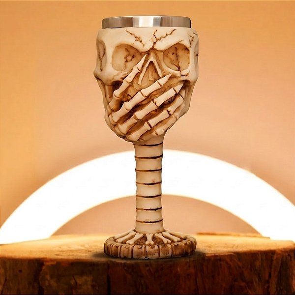 Taça de Caveira Tampando a Boca - "Taça de Caveira Tampando a Boca" - 1 Unidade - Rizzo