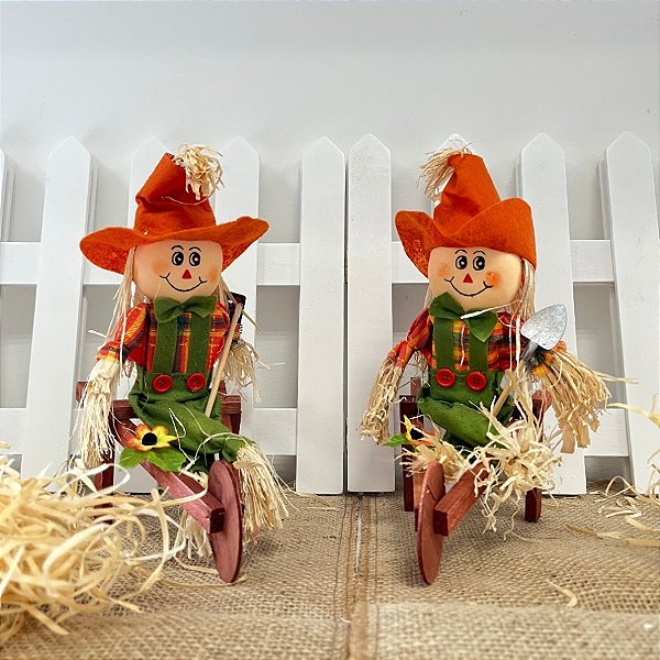 Enfeite Decorativo De Festa Junina De Mesa Espantalho Na Carriola - Laranja - 23x27cm - 1 unidade - Rizzo
