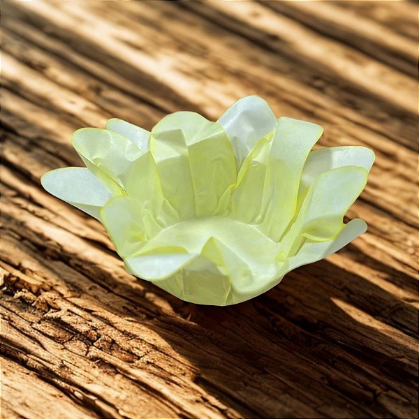 Forminha Para Doces Finos - Lírio Amarelo Claro - 40 unidades - Decora Doces - Rizzo