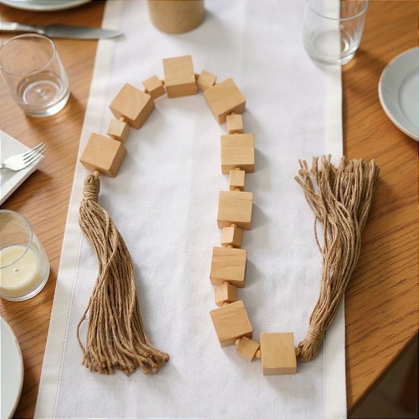 Colar Decorativo de Mesa em Madeira -  88cm - 1 unidade - Rizzo