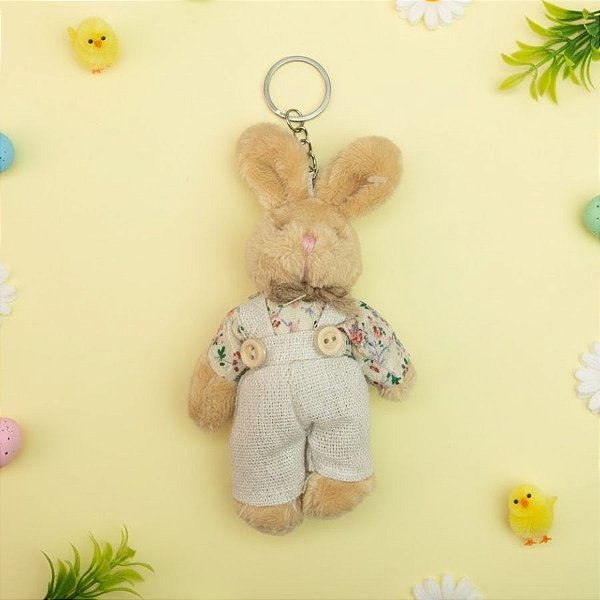 Chaveiro Coelho de Pelúcia Bege de Macacão e Blusa - Flores - 14x7x3cm - 1 unidade - Rizzo