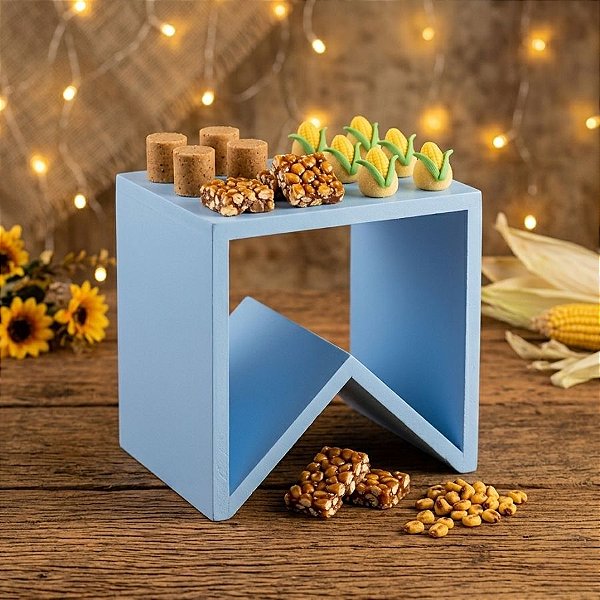 Suporte para Doces em Madeira Bandeirinha Rústico De Festa Junina - Azul Bebê - 15,5x16cm  - 1 unidade - Rizzo