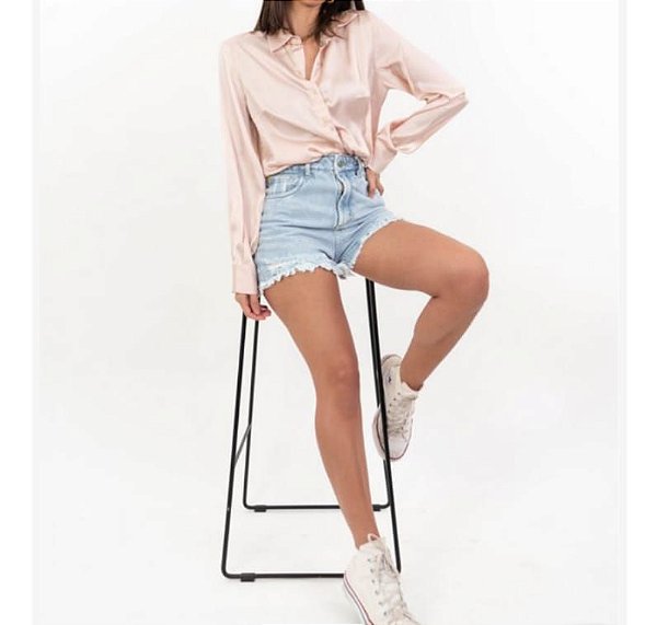 CAMISA ACETINADA COM AMARRAÇÃO
