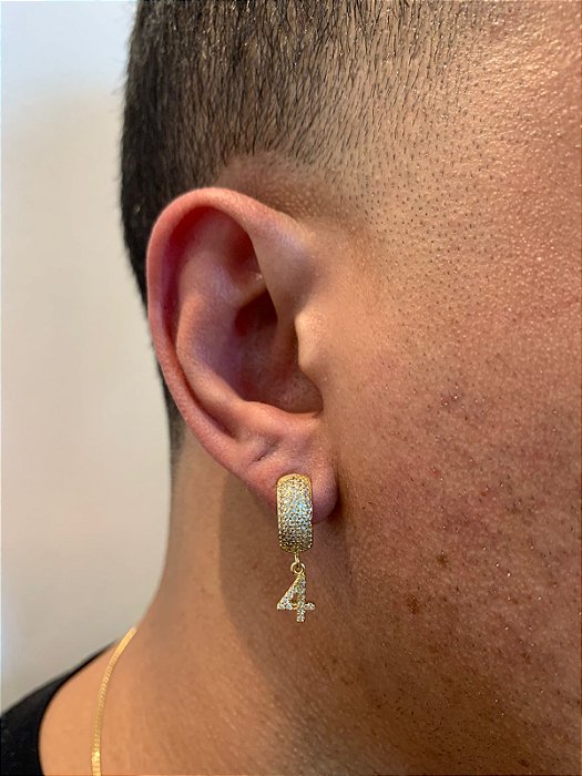 Brinco Masculino Par Argola Cravejada Com Número 4 + Letra (escolher) Pendurada (9,8X8,8mm) Banhado A Ouro 18K BRIN014