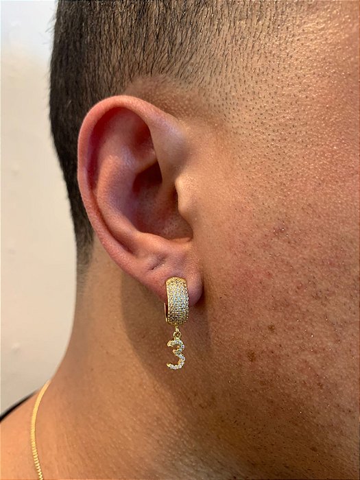 Brinco Masculino Par Argola Cravejada Com Número 3 + Letra (escolher) Pendurada (9,8X8,8mm) Banhado A Ouro 18K BRIN013