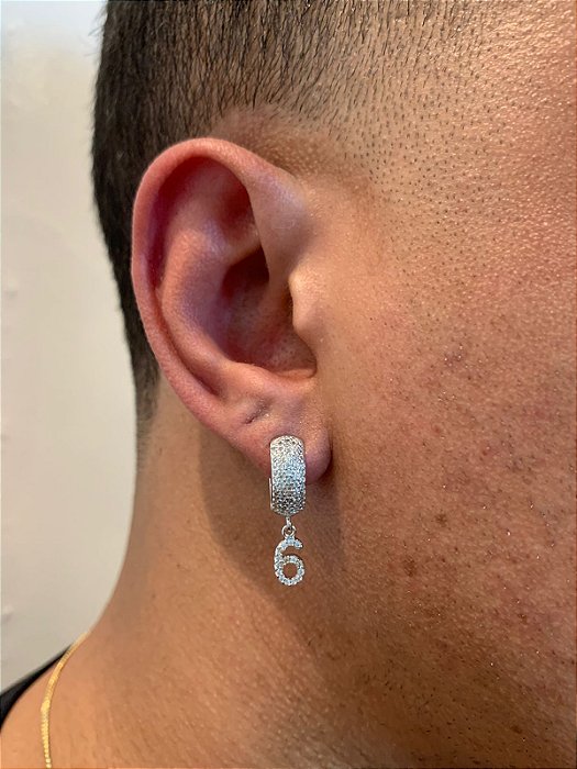 Brinco Masculino Par Argola Cravejada Com Número 6 + Letra (escolher) Pendurada (9,8X8,8mm) Banhado A Ouro Branco BRIN00