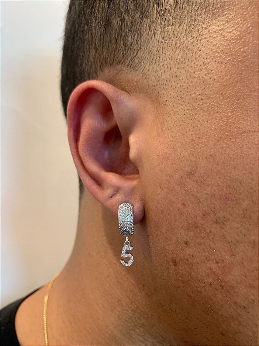 Brinco Masculino Par Argola Cravejada Com Número 5 + Letra (escolher) Pendurada (9,8X8,8mm) Banhado A Ouro Branco BRIN00