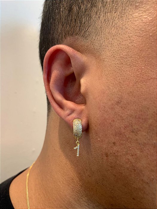 Brinco Masculino Par Argola Cravejada Com Número 1 + Letra (escolher) Pendurada (9,8X8,8mm) Banhado A Ouro 18K BRIN011