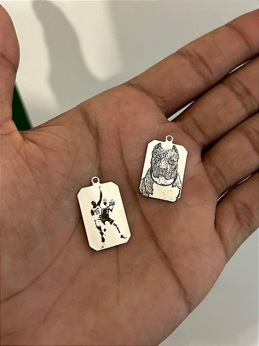 Corrente 50cm + Pingente Medalha Quadrada Personalizada (22x15mm) Banhada A Ouro Branco