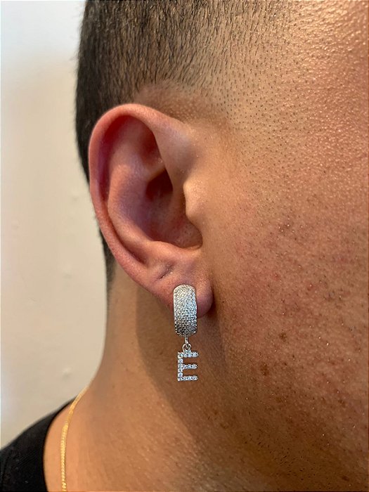 Brinco Com Letra E Pendurada (9,8X5,3mm) Banhado A Ouro Branco
