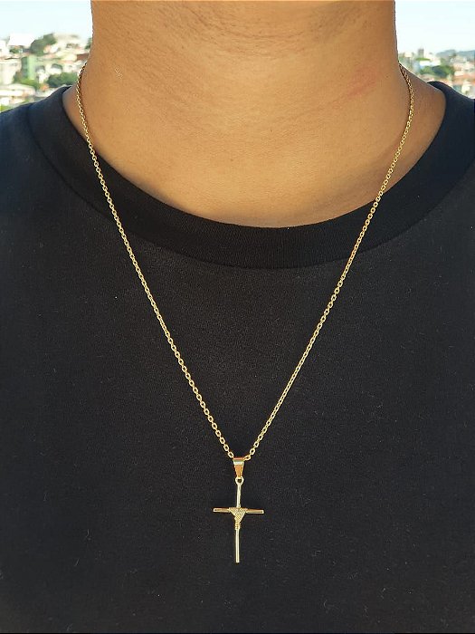 Corrente Elo Cadeado 60cm 2mm Fecho Tradicional + Pingente Cruz Palito Trançada (20x32mm) Banhada A Ouro 18k COR008-PIN073