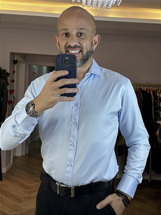 Camisa social masculina slim fit fibra de bambu azul lisa textura