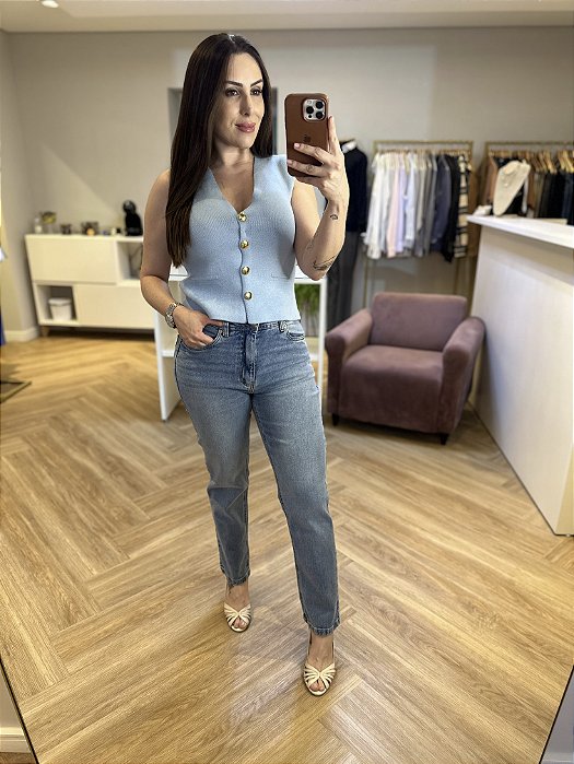 Calça jeans mom marmorizada