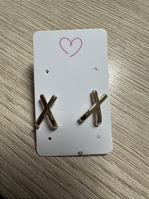 Brinco X liso dourado