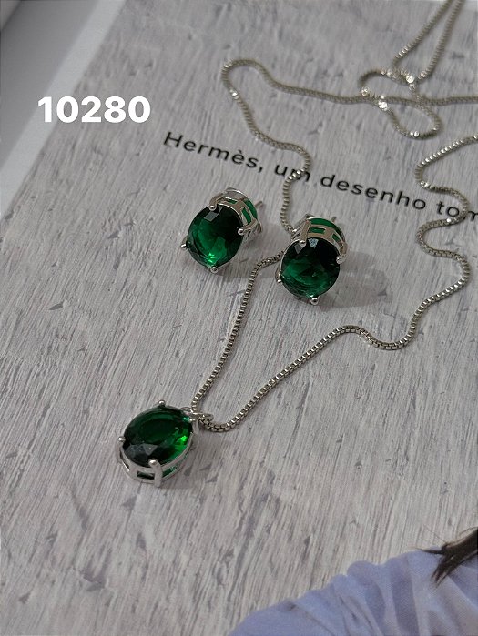 Conjunto oval esmeralda branco