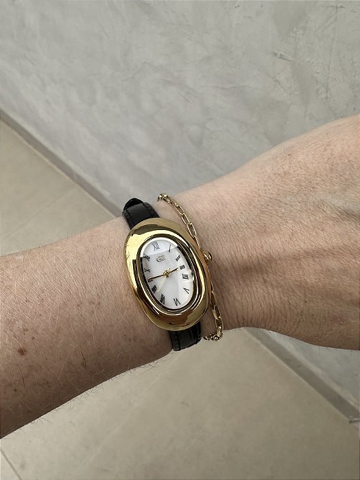 Acessório relógio dourado preto
