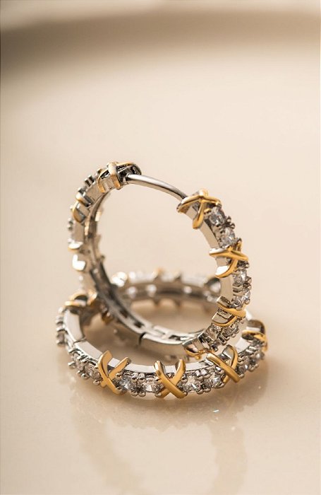 Brinco argola x cristais bicolor