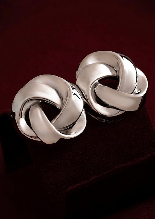 Brinco entrelaçado liso branco