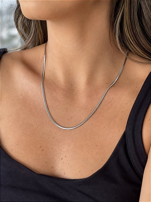 Colar fita liso branco