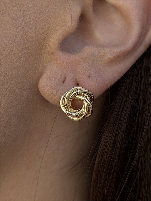 Brinco entrelaçado liso