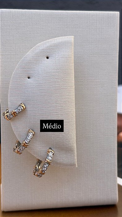 Brinco argola crav. com detalhe x méd.