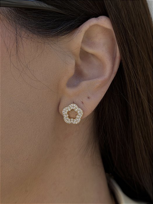 Brinco flor cravejado