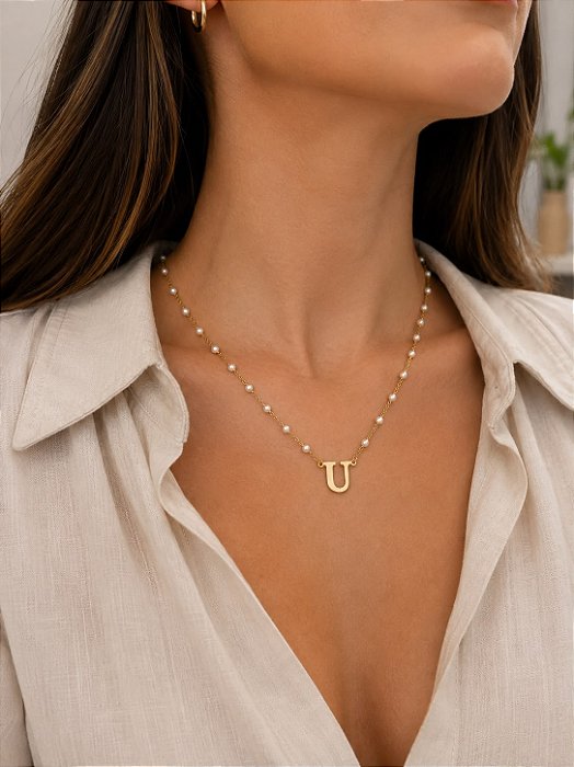 Colar letra U pérola dourado