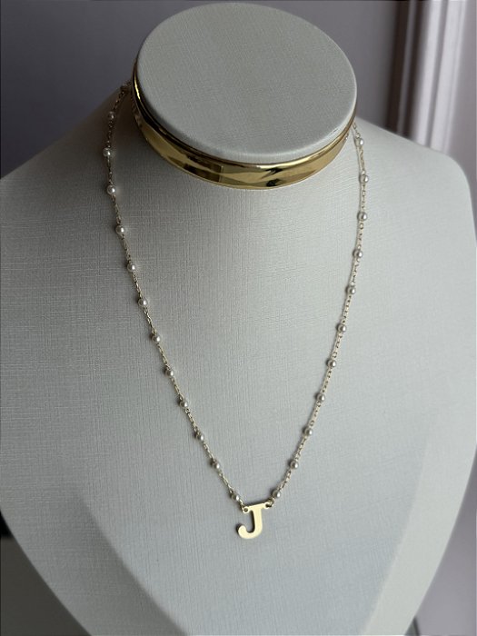 Colar letra J pérola dourado