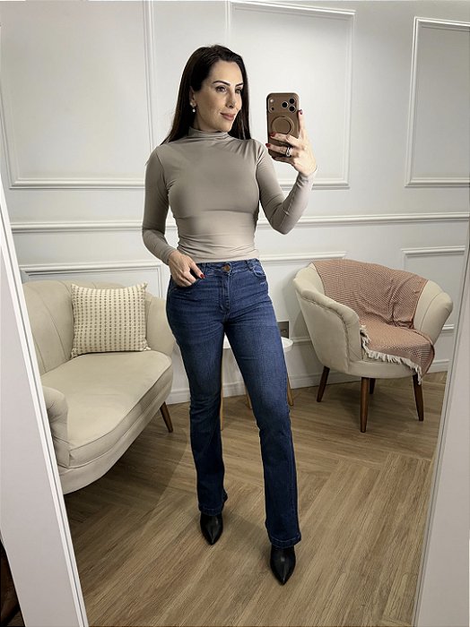 Calça jeans boot cut Flávia