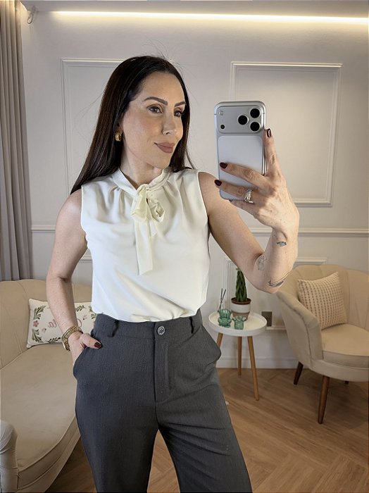 Blusa cavada gola laço Raiany