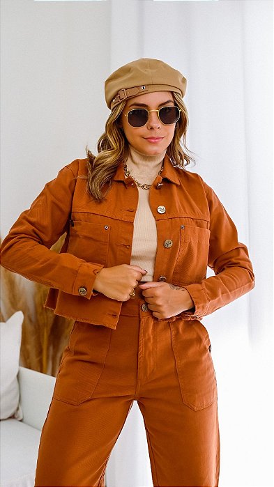 Jaqueta Feminina Color Caramel Cropped Barra Desfiada Godli