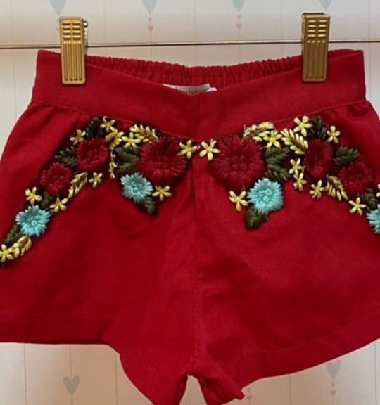 Short em linho com bordado - vermelho