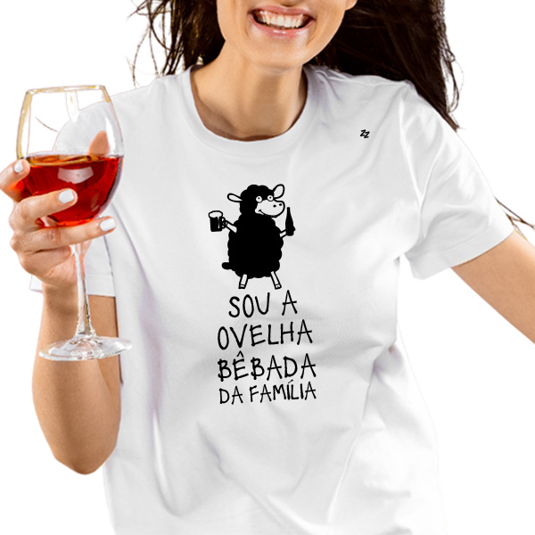 CAMISETA SOU A OVELHA BÊBADA DA FAMÍLIA