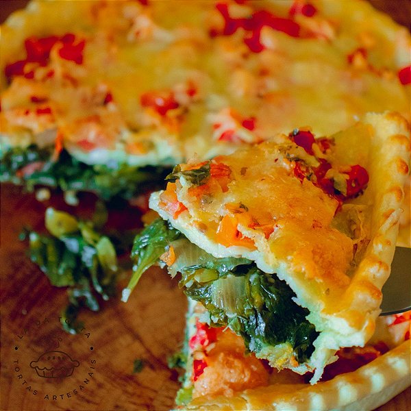 Torta DA BISA - ESCAROLA, azeitona, tomate e parmesão