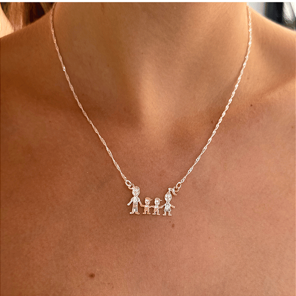 Colar Família Silver: Casal + 2 Filhos