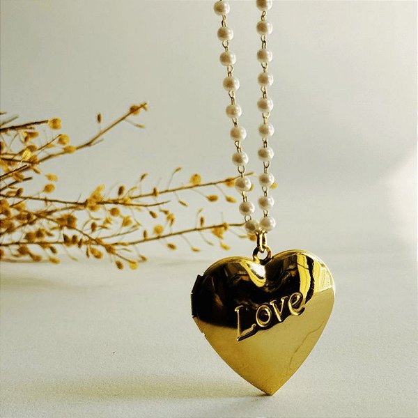 Colar Relicário Coração e Amor