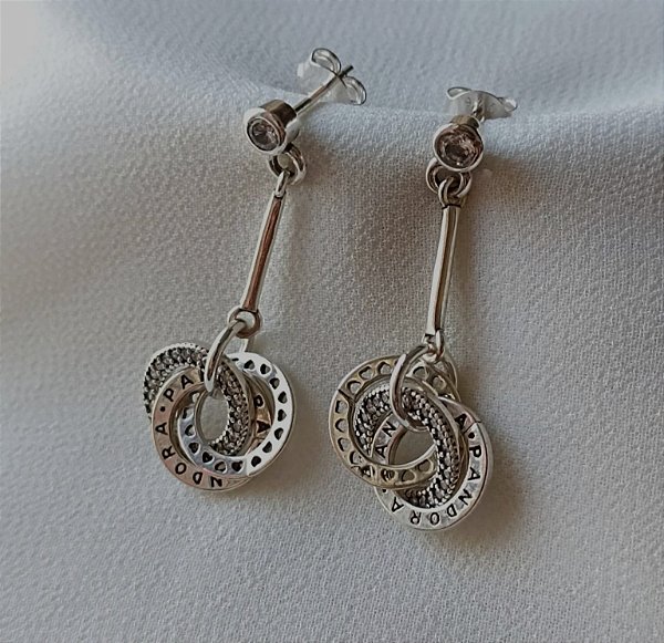 Brinco inspiração com argolas entrelaçadas prata 925