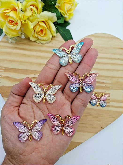 Borboleta Acrílico com 2 unidade da mesma cor. (Tamanho 4cm)