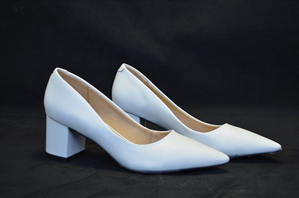 scarpin branco de couro