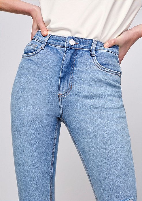 Calça Skinny em Jeans De Algodão E Elastano :)