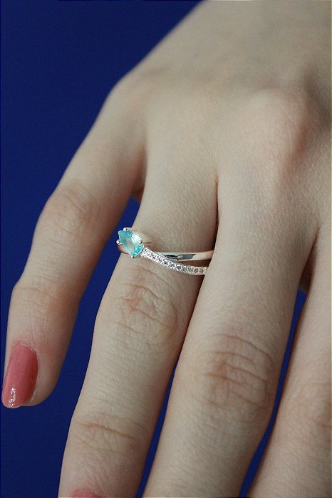 ANEL FOLHEADO EM PRATA COM ZIRCONIA AZUL