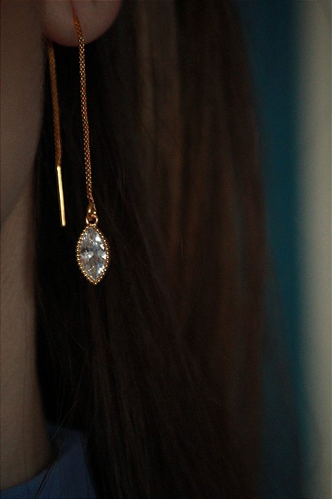 BRINCO NAVETE DOURADO E CRISTAL