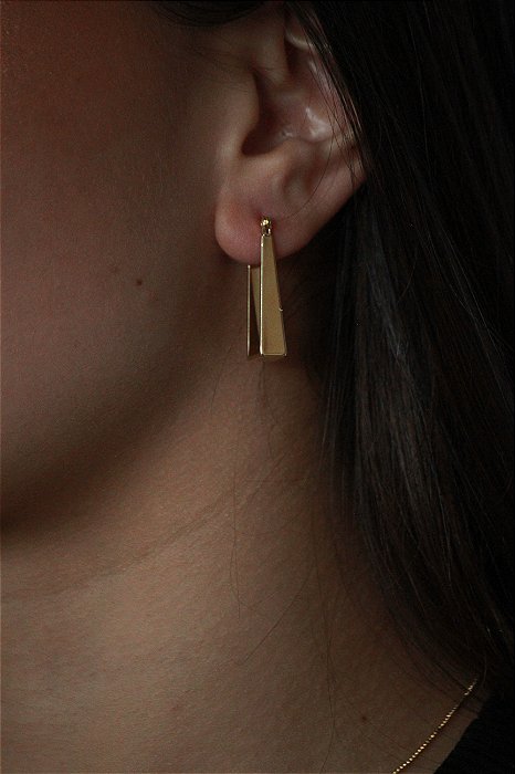 BRINCO RETANGULAR DOURADO FO