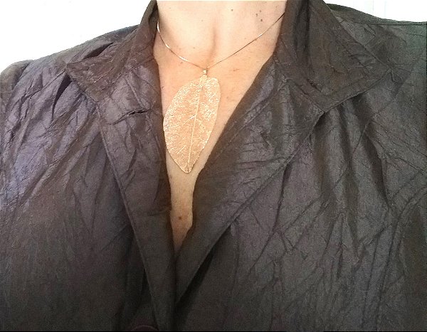 COLAR PINGENTE FOLHA NATURAL BANHADA EM OURO ROSÉ