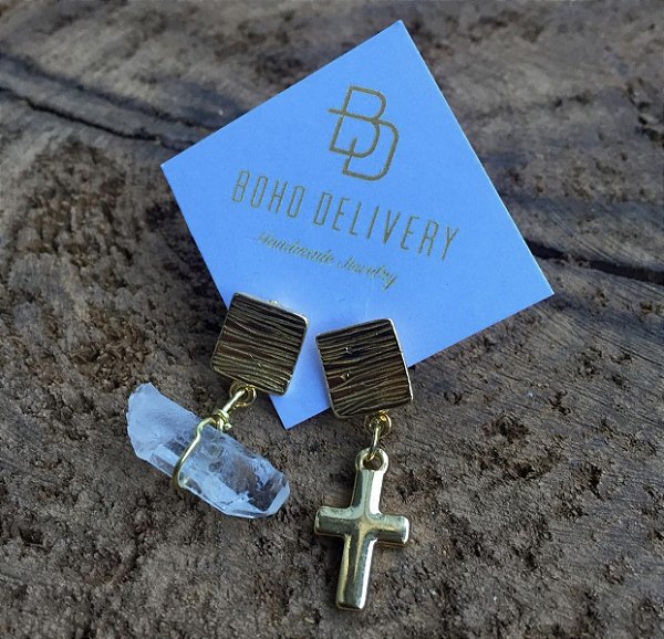 Brinco cruz quartzo branco