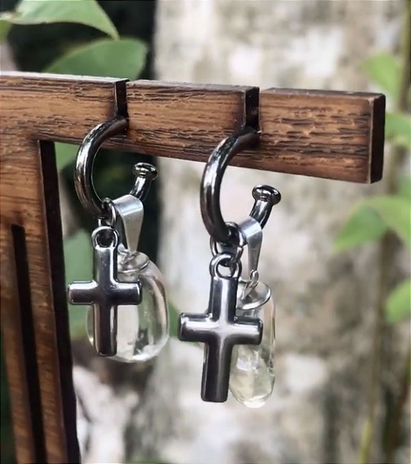 Argola cruz quartzo branco